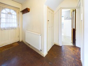 ENTRANCE HALLWAY- click for photo gallery